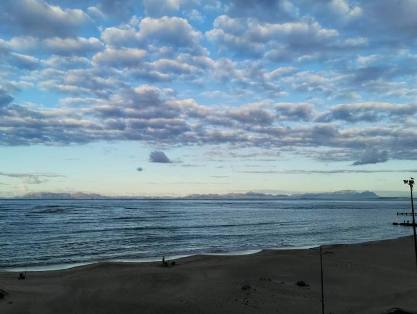 On The Beach At Strand Εξωτερικό φωτογραφία